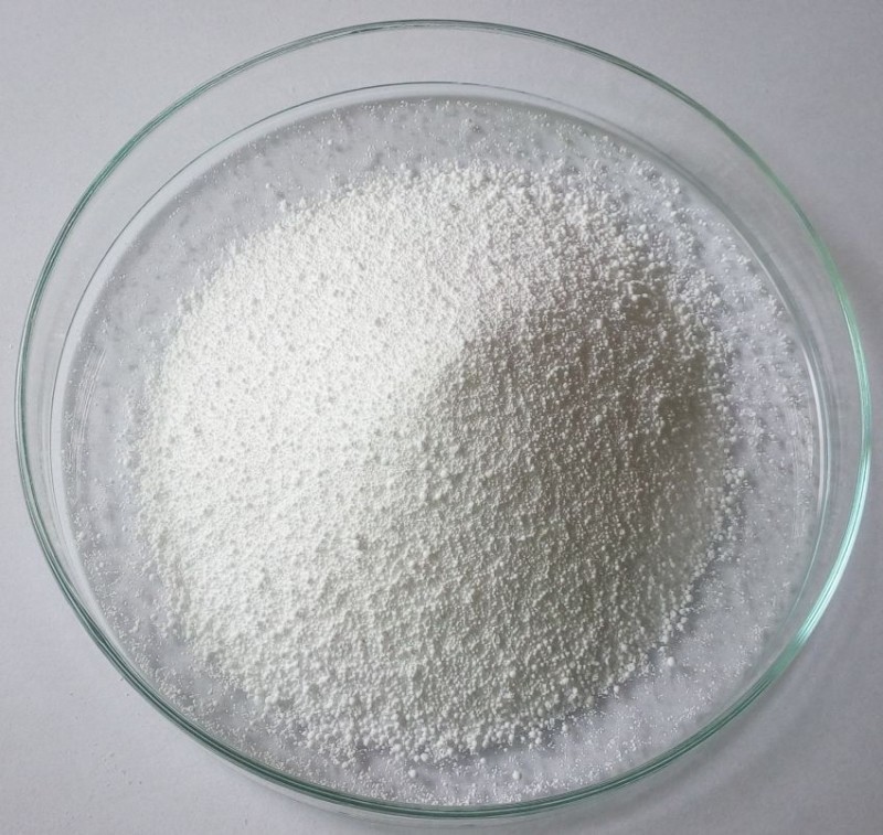 Sodium benzoate dạng bột màu trắng