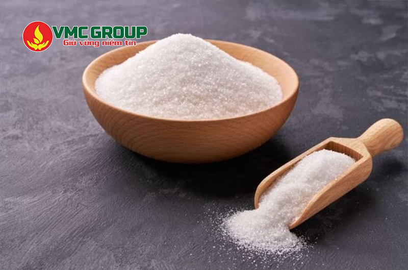 Đường trắng có dạng tinh thể màu trắng, vị ngọt