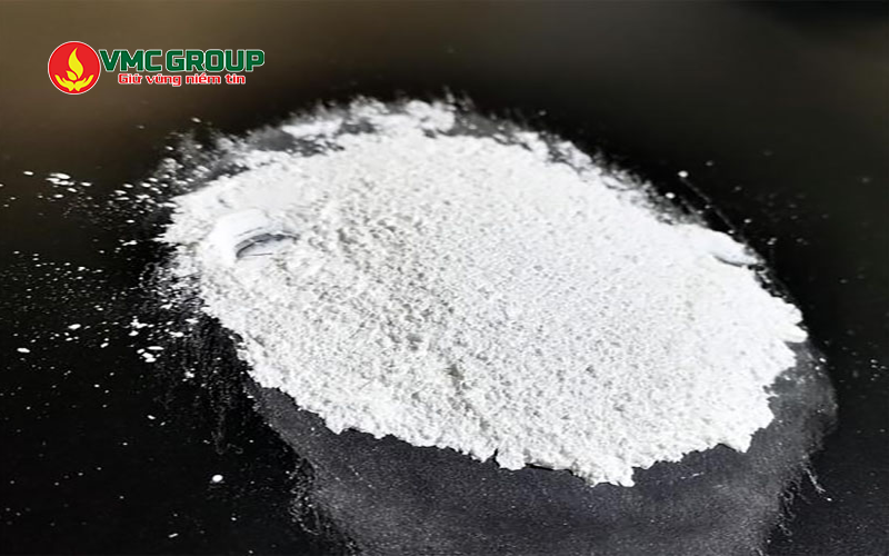 Natri Benzoat thường có dạng bột màu trắng